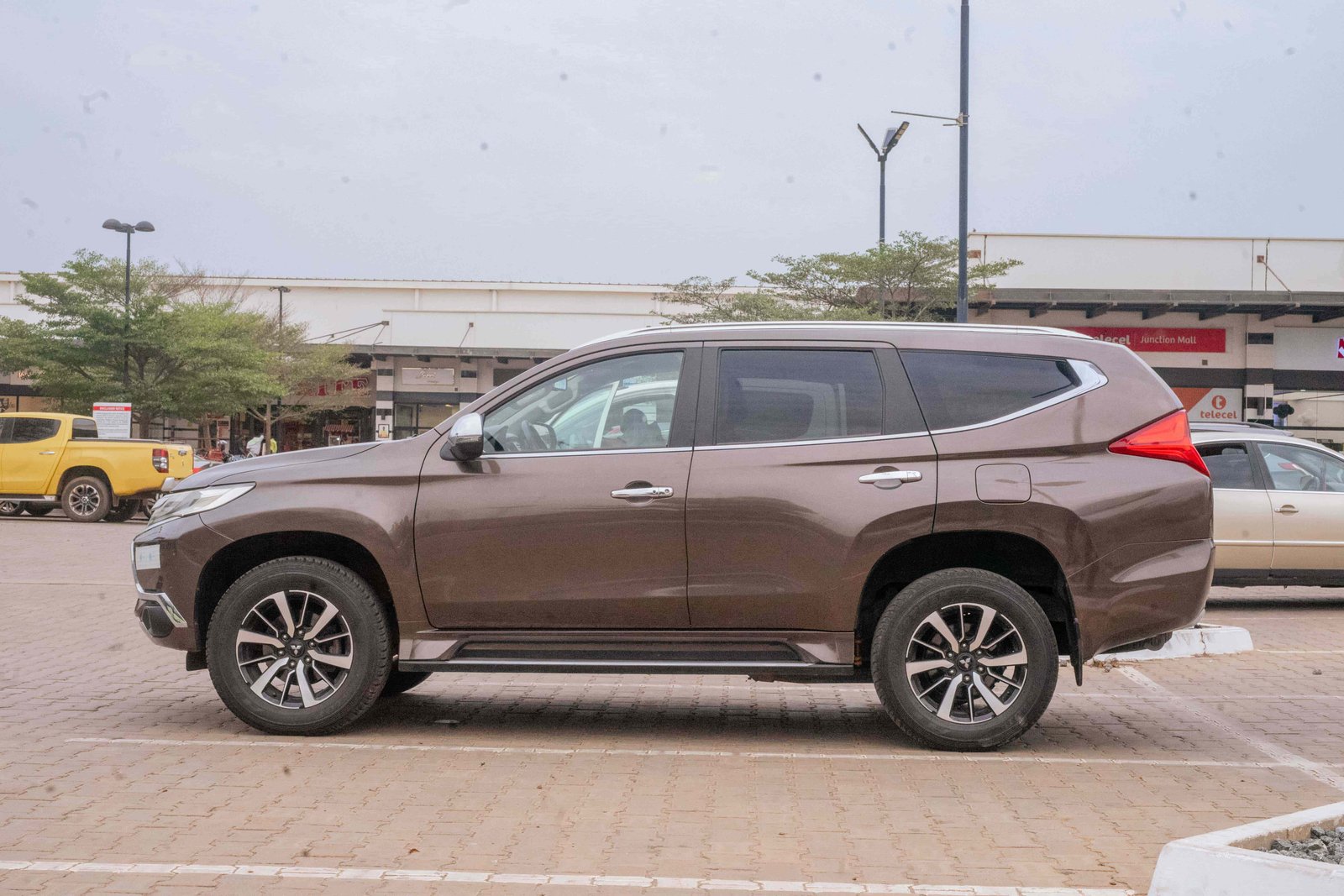 SUV & 4X4 — photo 2